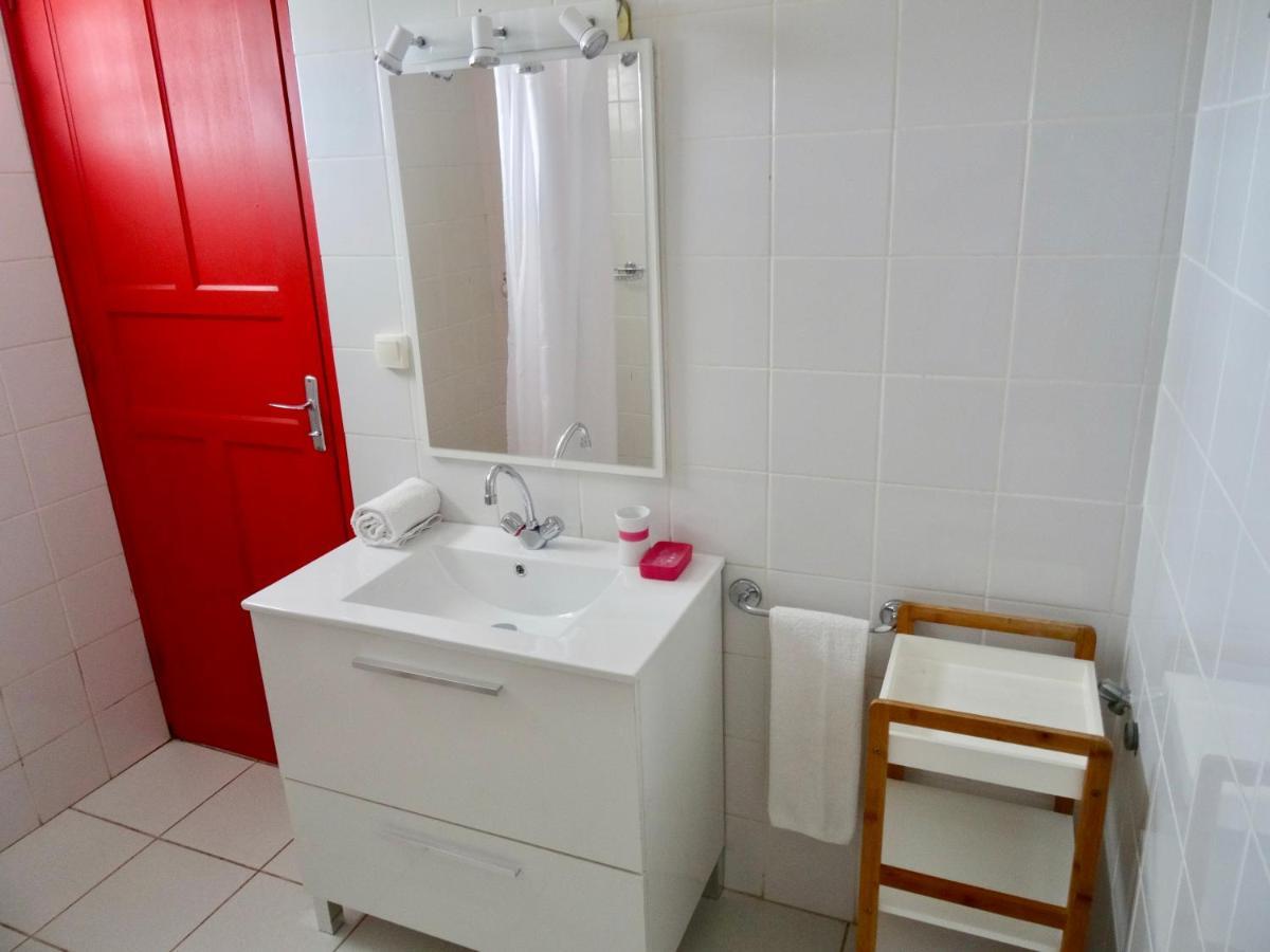 Mangoplaya Villa Deshaies Oda fotoğraf